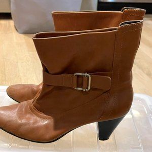 Light Brown / Camel-colored Booties - Size 9